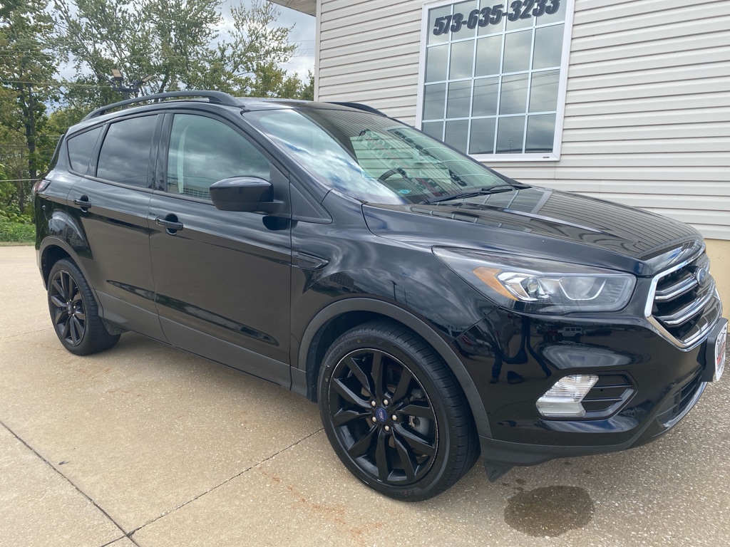 Photo 2 of this FORD ESCAPE