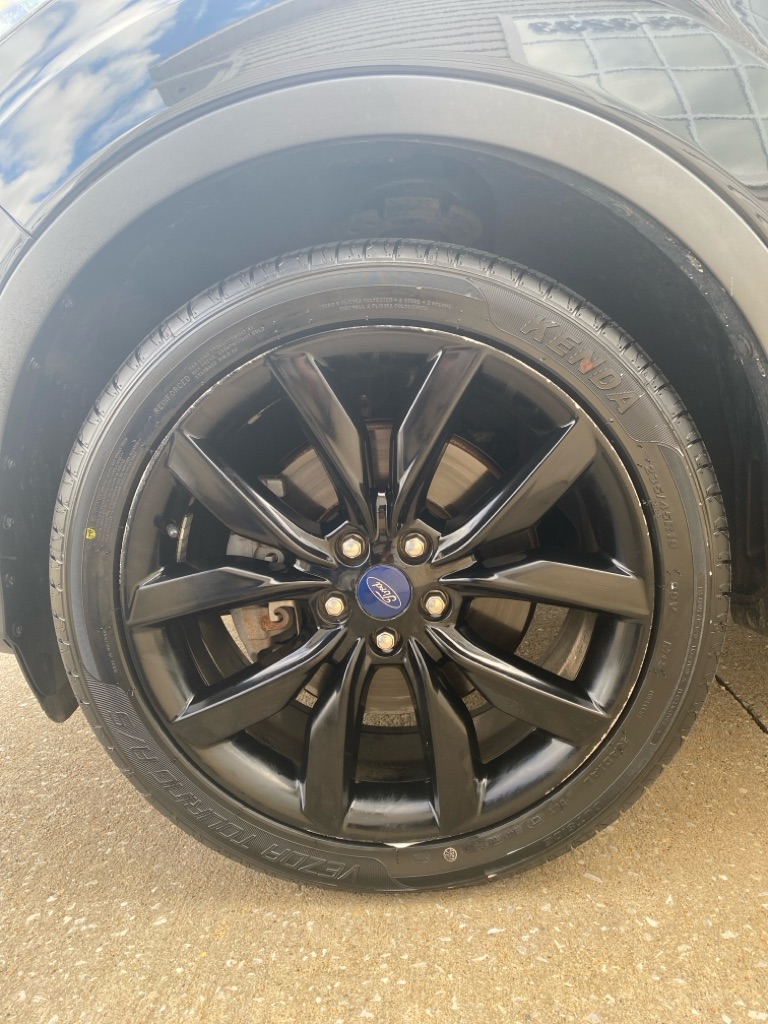 Photo 9 of this FORD ESCAPE