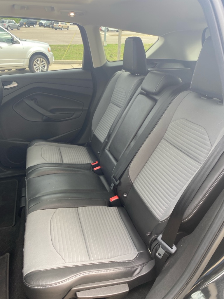 Photo 12 of this FORD ESCAPE