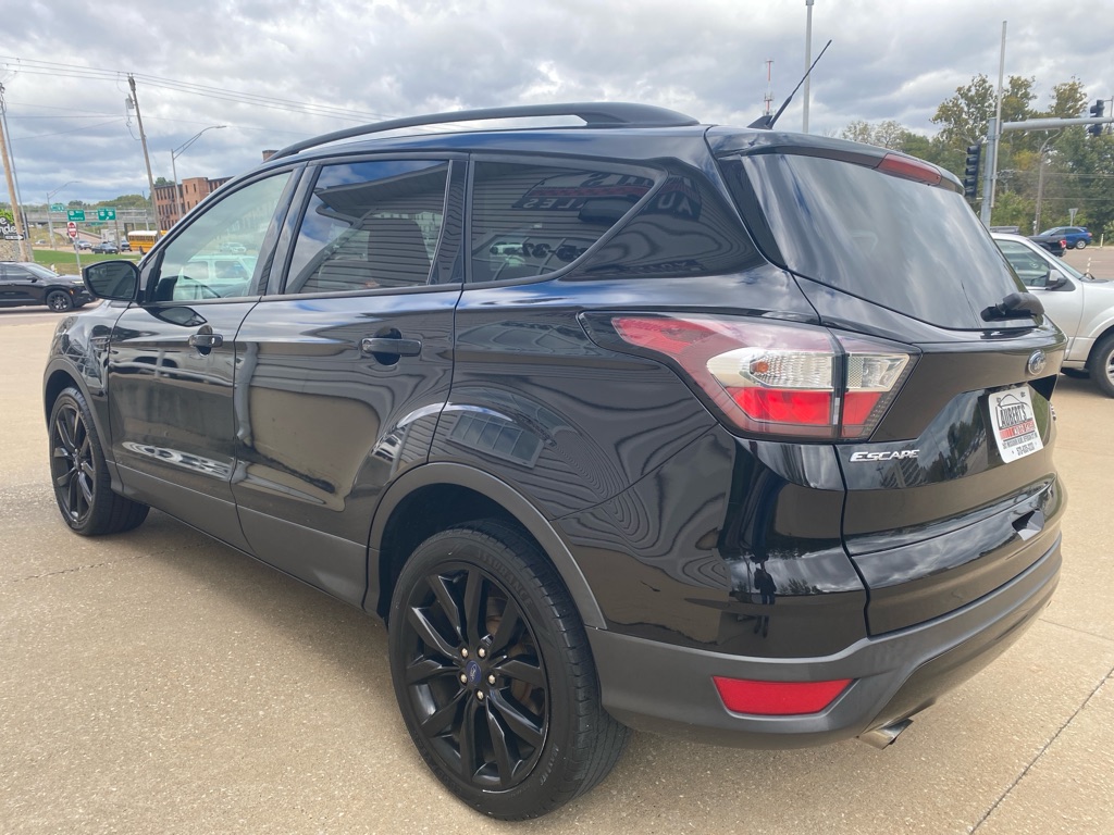 Photo 4 of this FORD ESCAPE