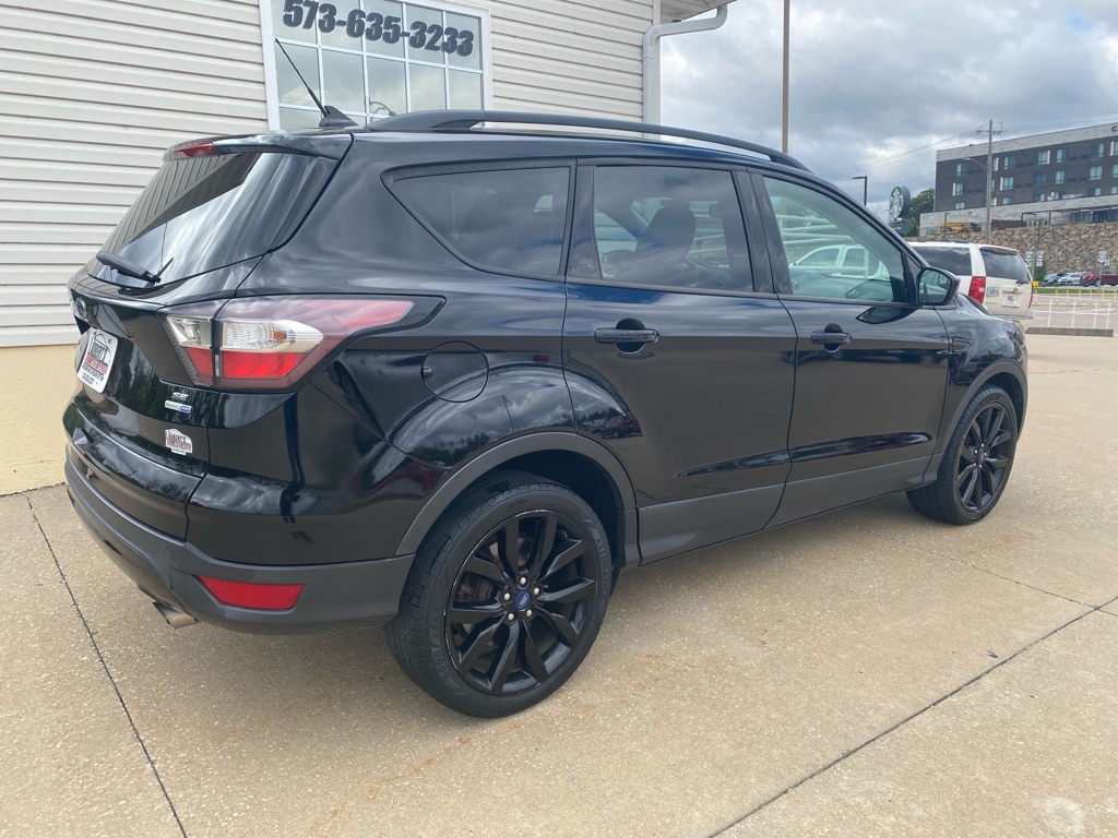 Photo 3 of this FORD ESCAPE