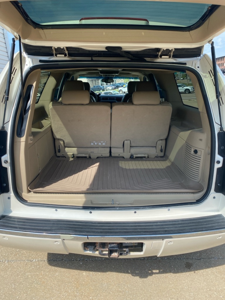 Photo 8 of this CHEVROLET SUBURBAN