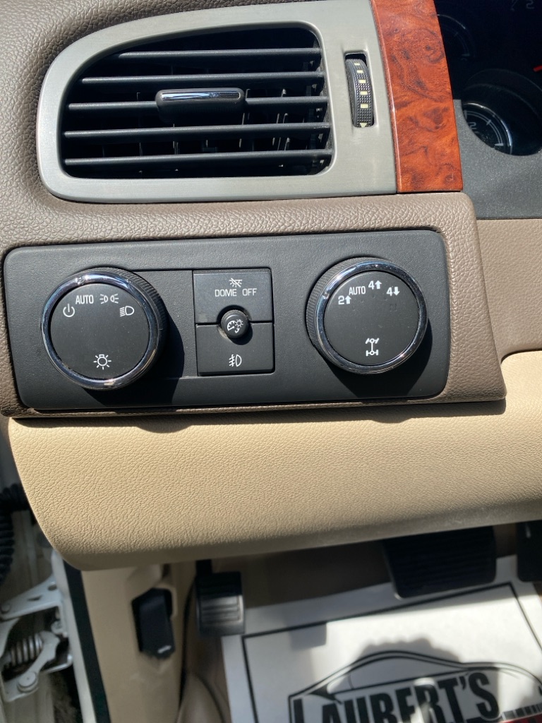Photo 18 of this CHEVROLET SUBURBAN