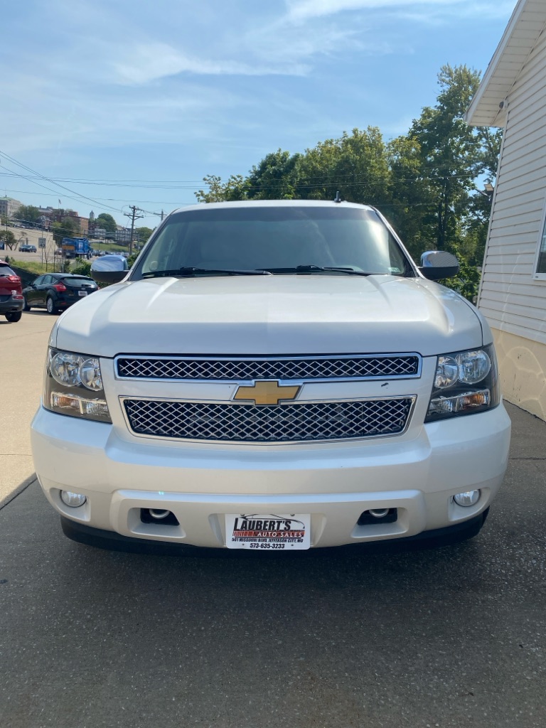 Photo 6 of this CHEVROLET SUBURBAN
