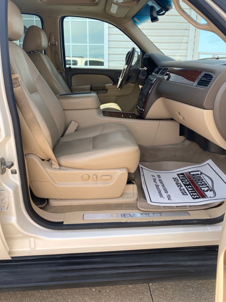 Photo 11 of this CHEVROLET SUBURBAN