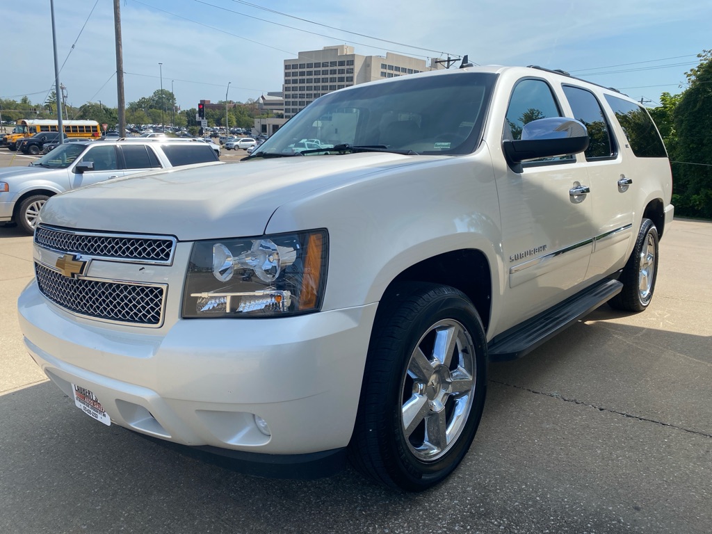 Photo 5 of this CHEVROLET SUBURBAN