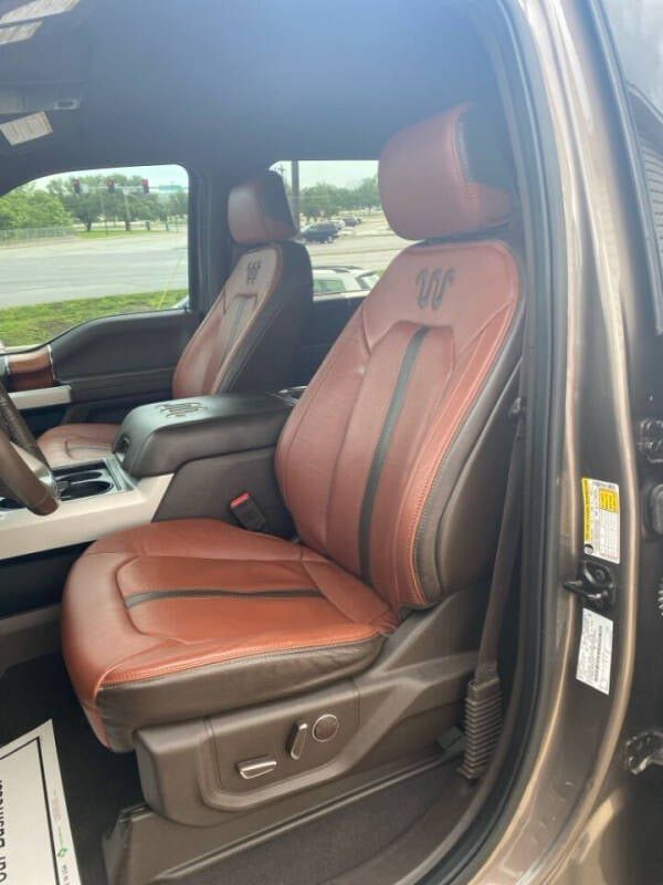 Photo 10 of this FORD F250