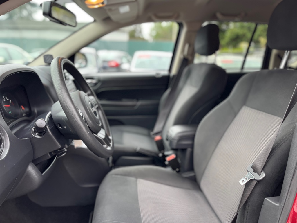Photo 9 of this JEEP COMPASS