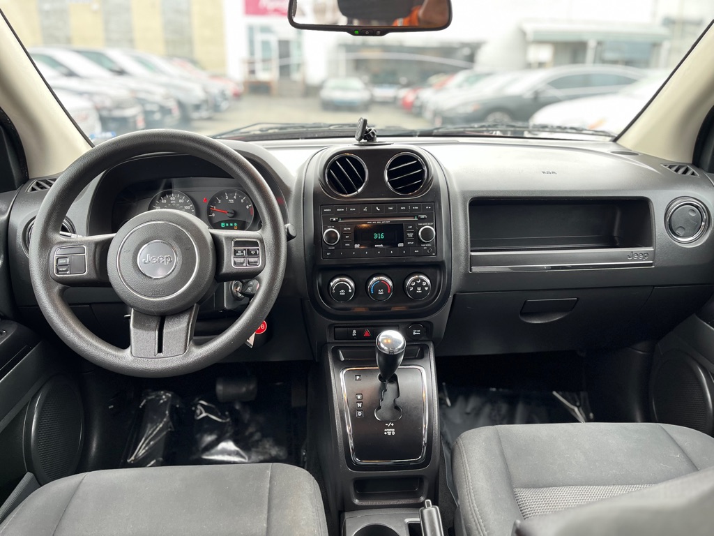 Photo 13 of this JEEP COMPASS