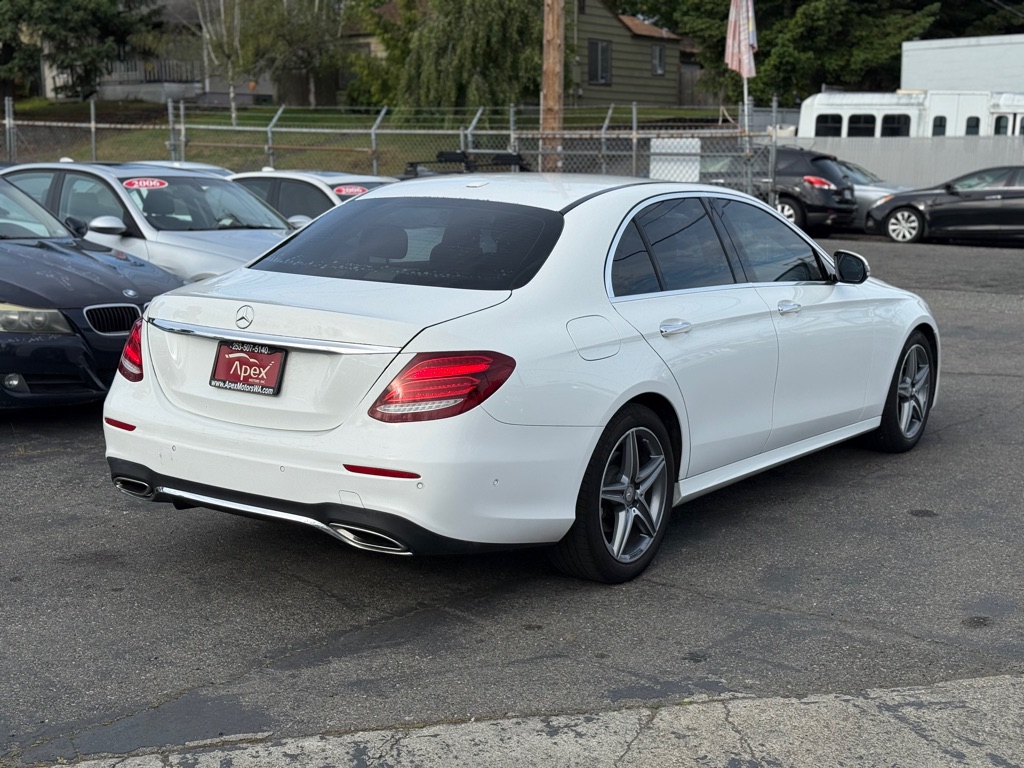 Photo 4 of this MERCEDES-BENZ E-CLASS