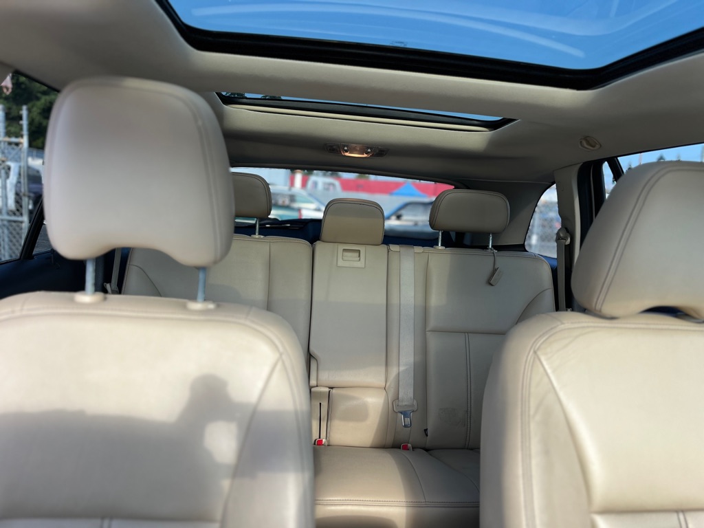 Photo 19 of this FORD EDGE