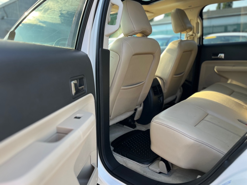 Photo 12 of this FORD EDGE