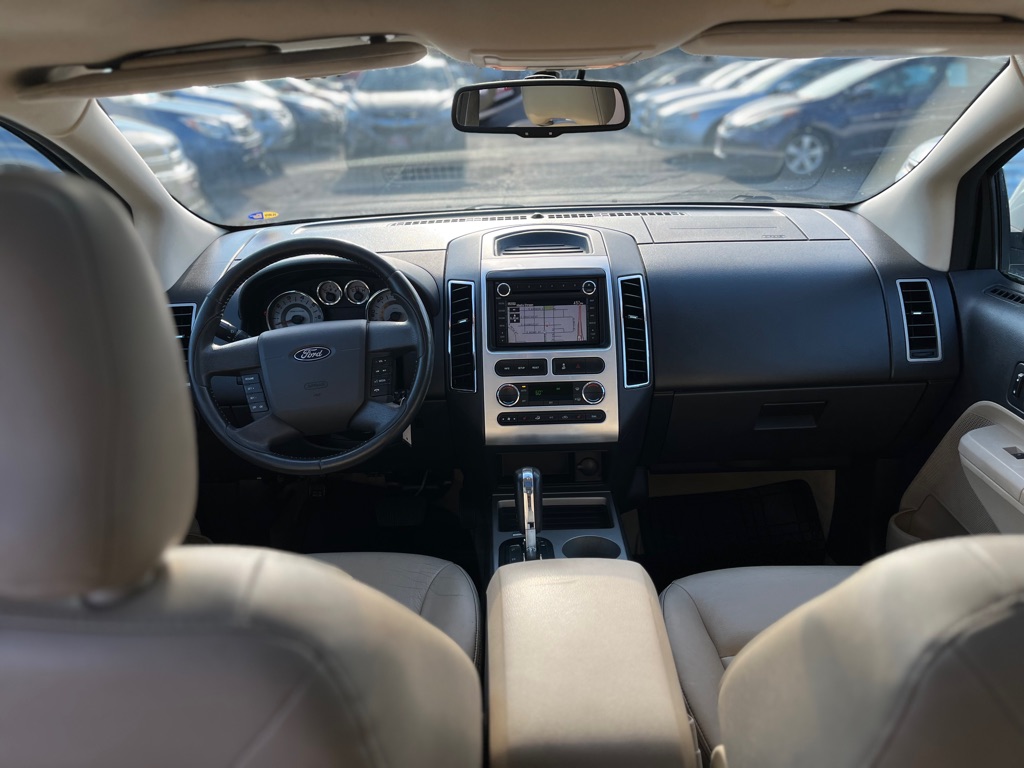 Photo 14 of this FORD EDGE