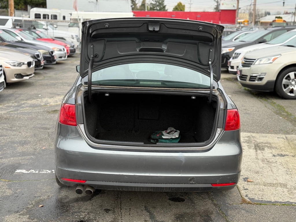 Photo 7 of this VOLKSWAGEN JETTA