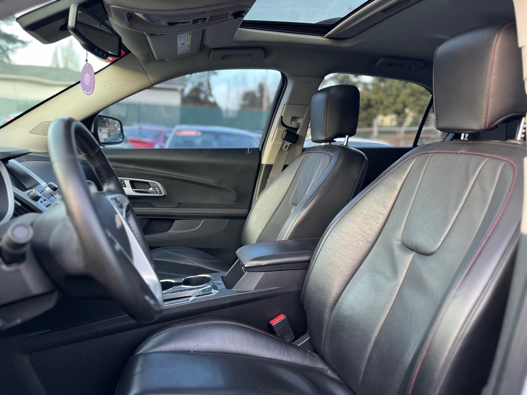 Photo 10 of this CHEVROLET EQUINOX