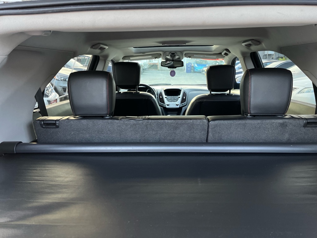 Photo 8 of this CHEVROLET EQUINOX
