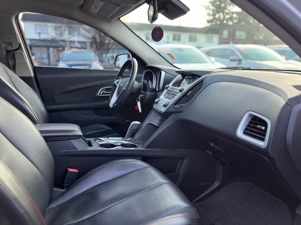 Photo 15 of this CHEVROLET EQUINOX
