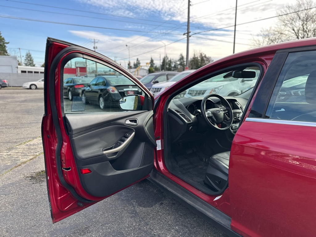 Photo 7 of this FORD FOCUS