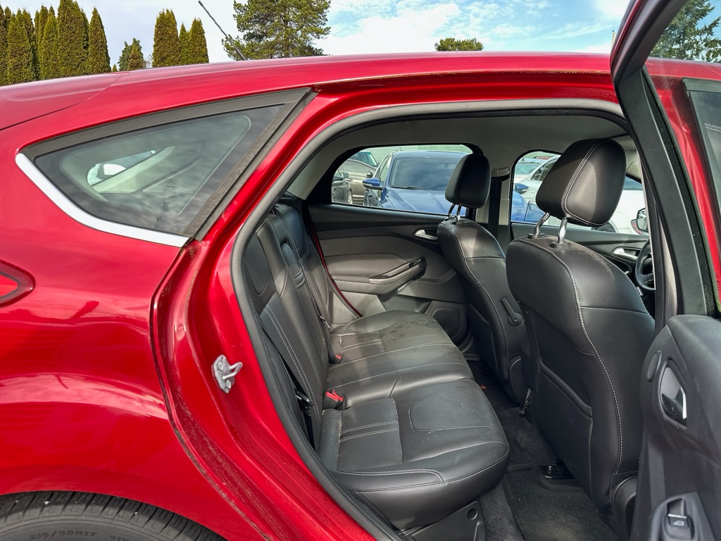 Photo 12 of this FORD FOCUS