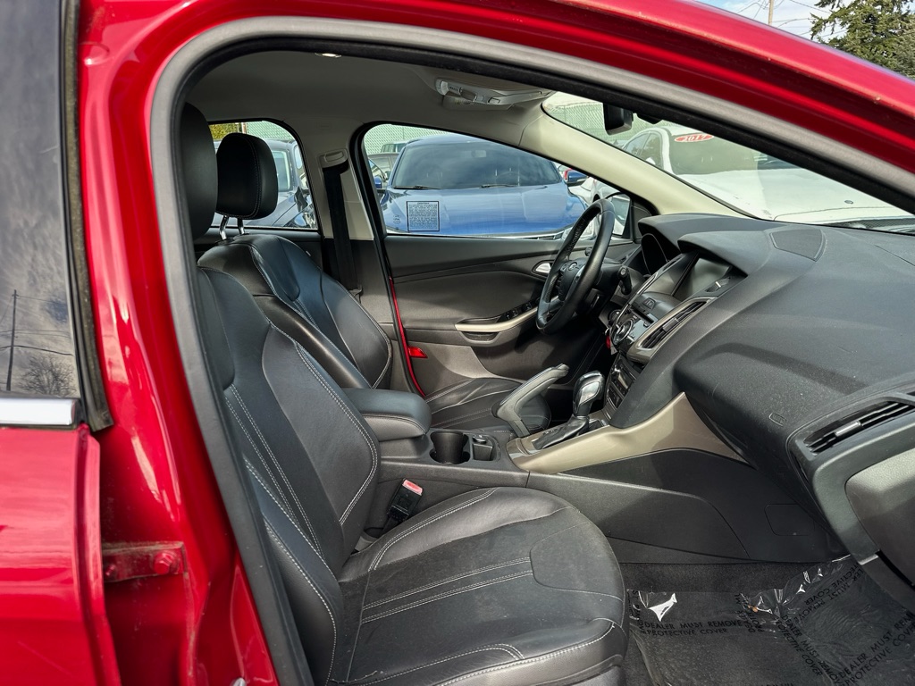 Photo 14 of this FORD FOCUS