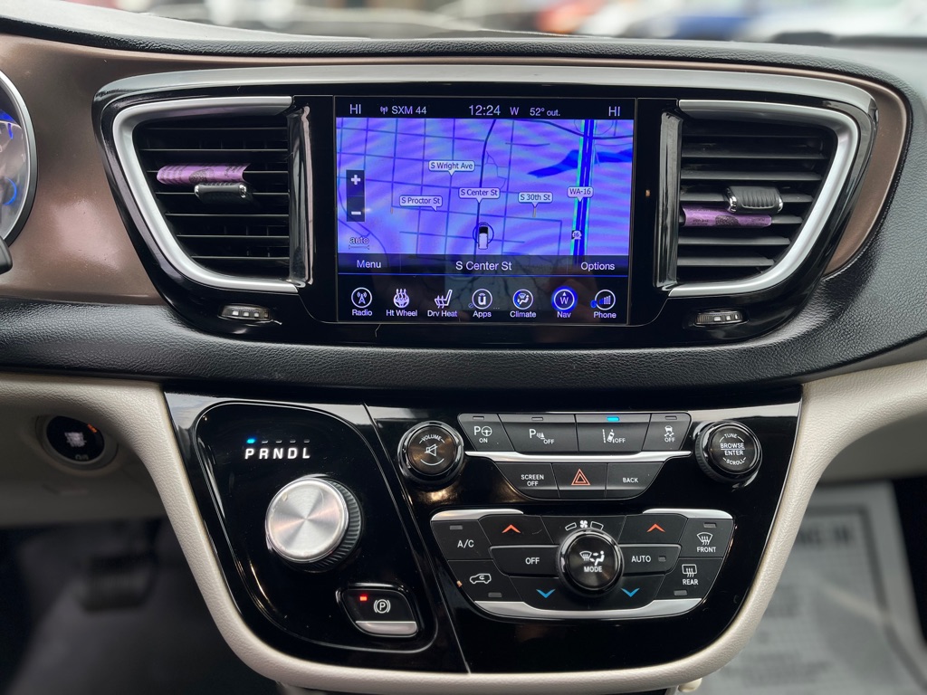 Photo 11 of this CHRYSLER PACIFICA