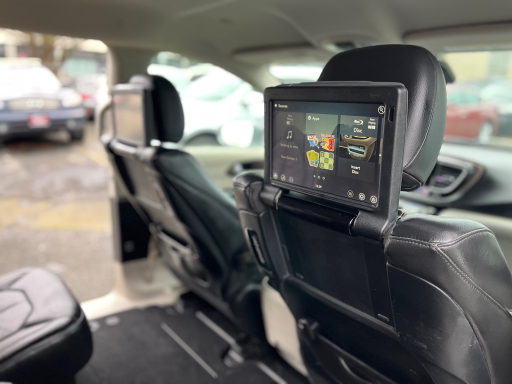 Photo 26 of this CHRYSLER PACIFICA