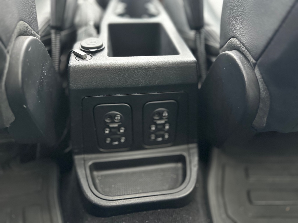 Photo 16 of this LAND ROVER LR2