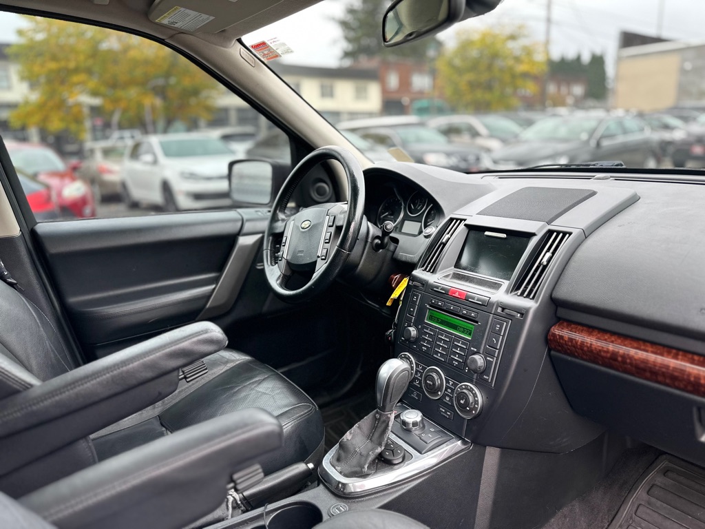 Photo 15 of this LAND ROVER LR2