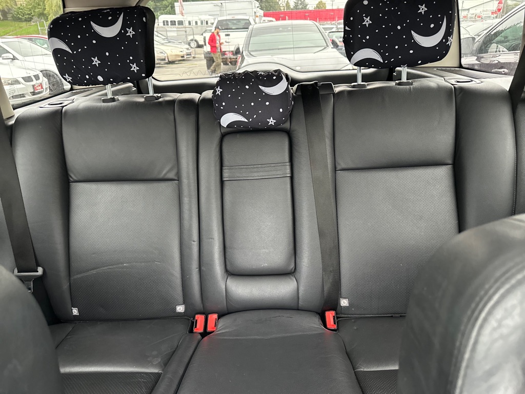 Photo 17 of this LAND ROVER LR2