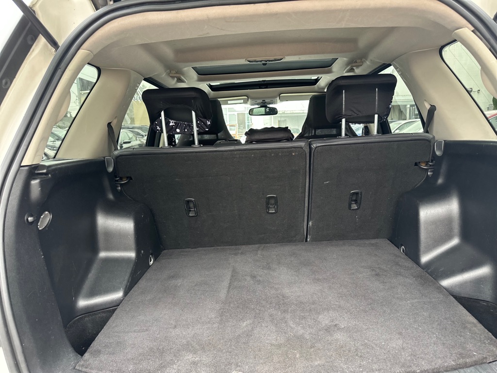 Photo 8 of this LAND ROVER LR2