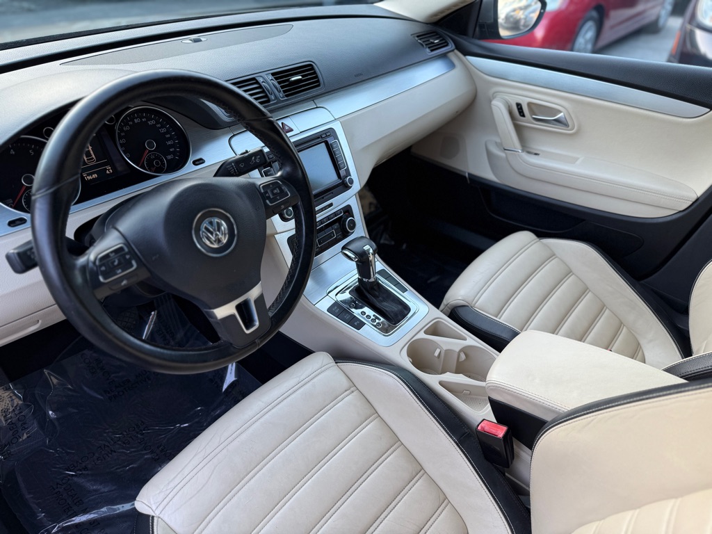 Photo 10 of this VOLKSWAGEN CC