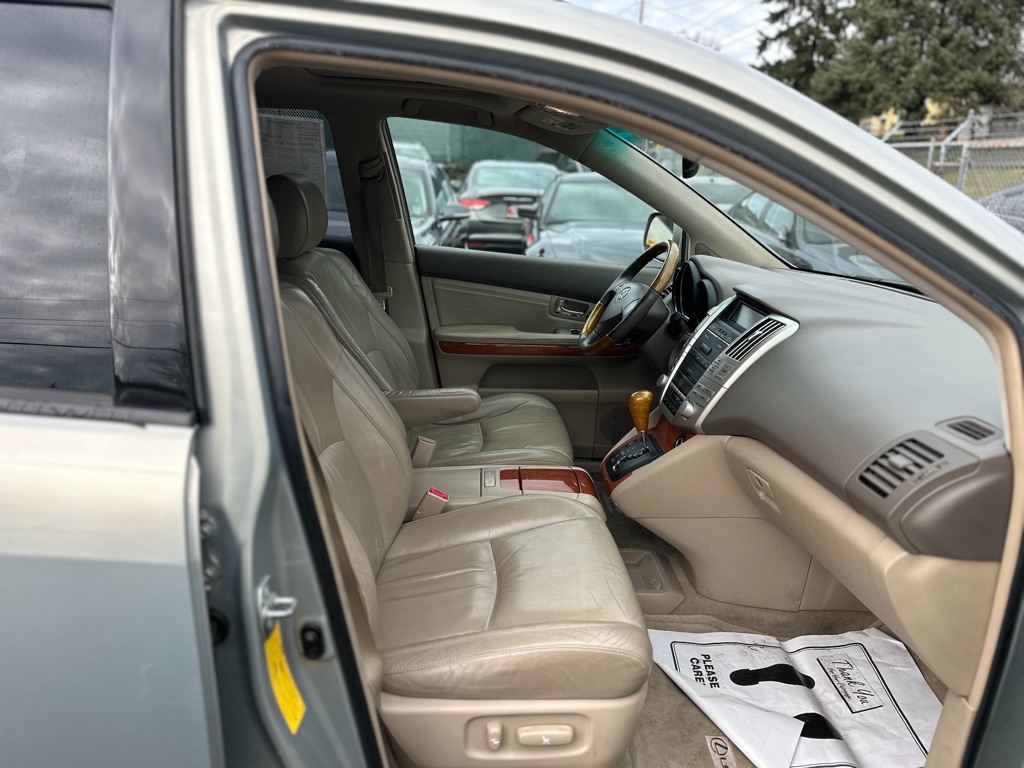 Photo 16 of this LEXUS RX