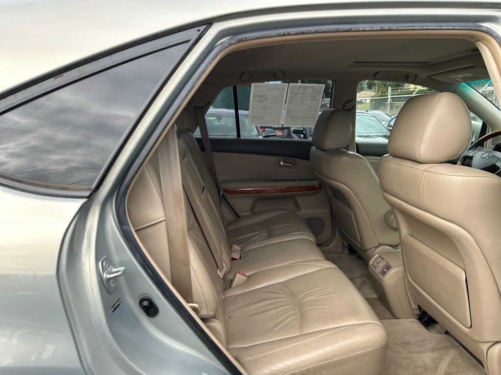 Photo 18 of this LEXUS RX