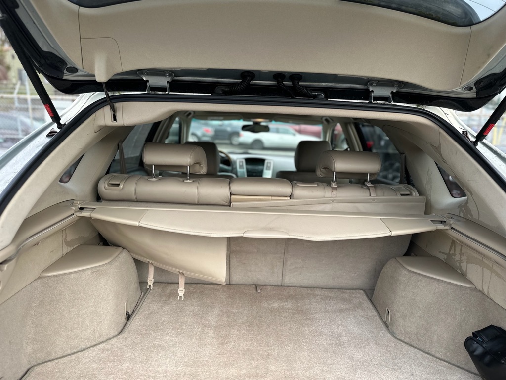 Photo 9 of this LEXUS RX