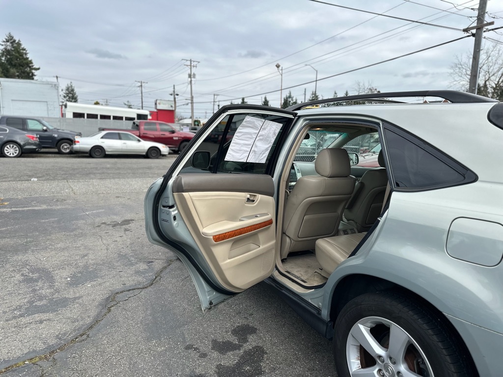 Photo 13 of this LEXUS RX