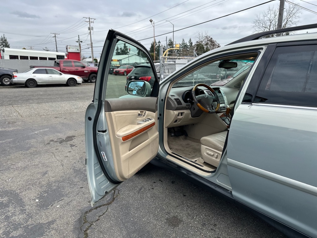 Photo 11 of this LEXUS RX