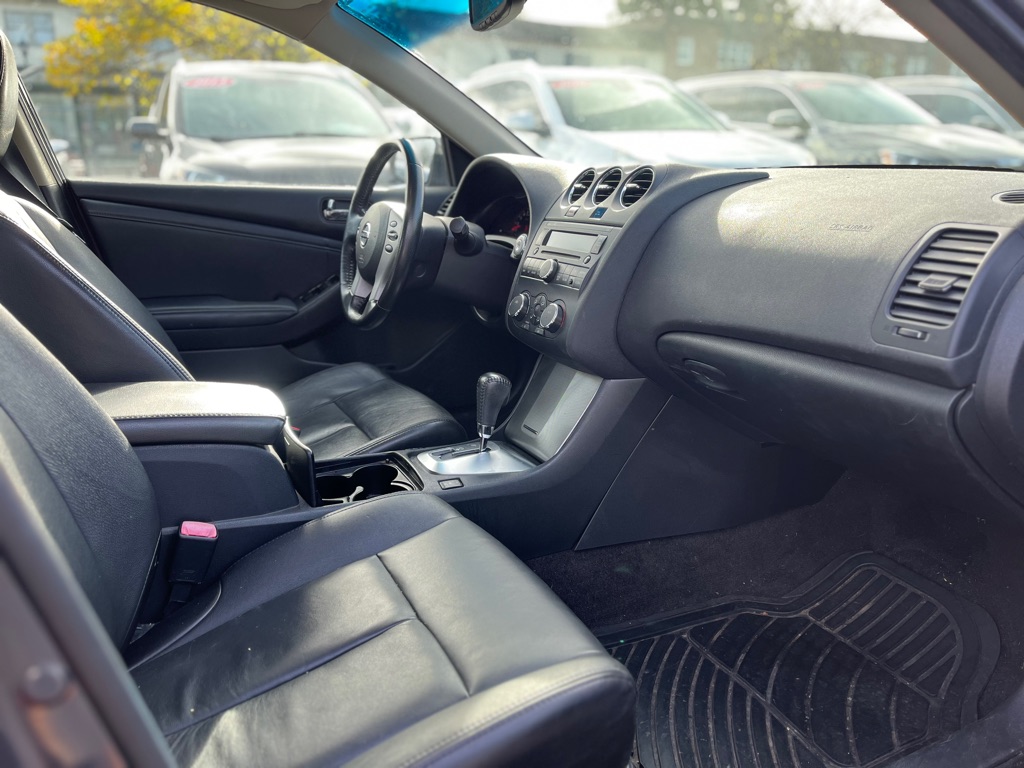 Photo 13 of this NISSAN ALTIMA