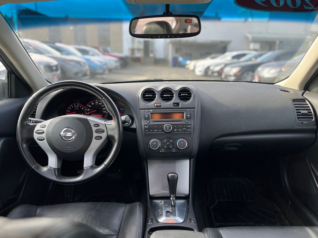 Photo 12 of this NISSAN ALTIMA