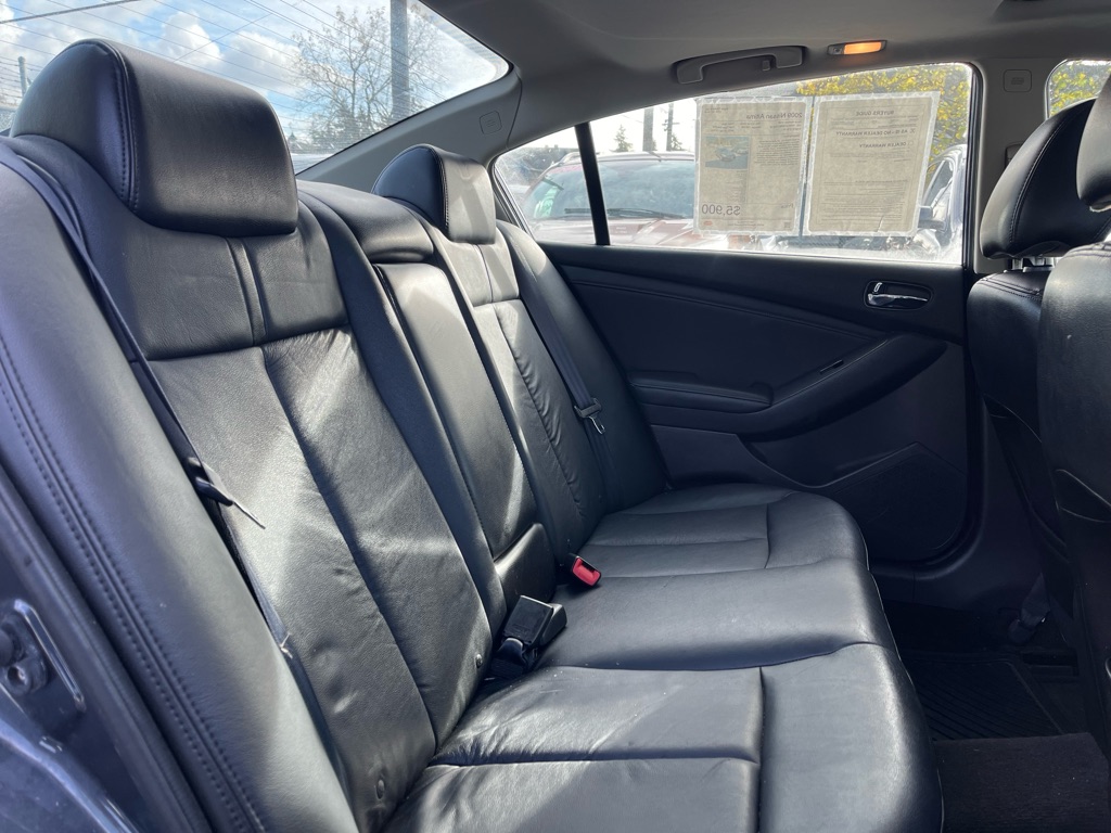 Photo 17 of this NISSAN ALTIMA