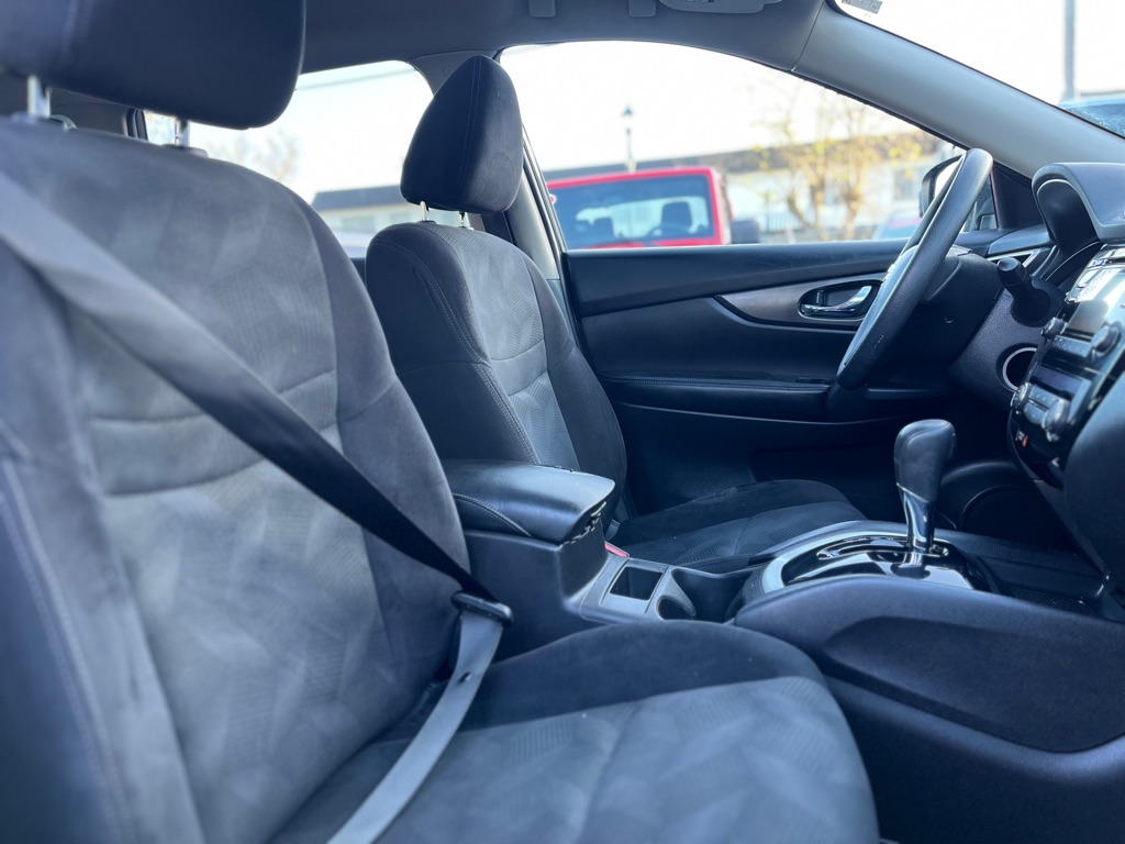 Photo 14 of this NISSAN ROGUE