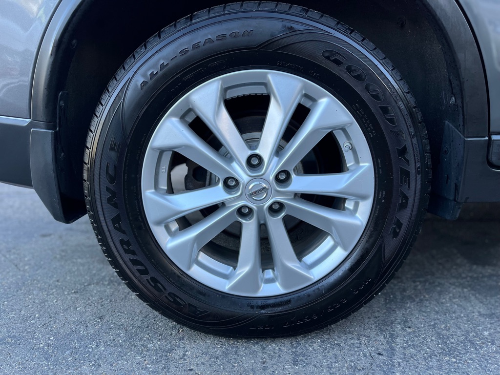 Photo 18 of this NISSAN ROGUE