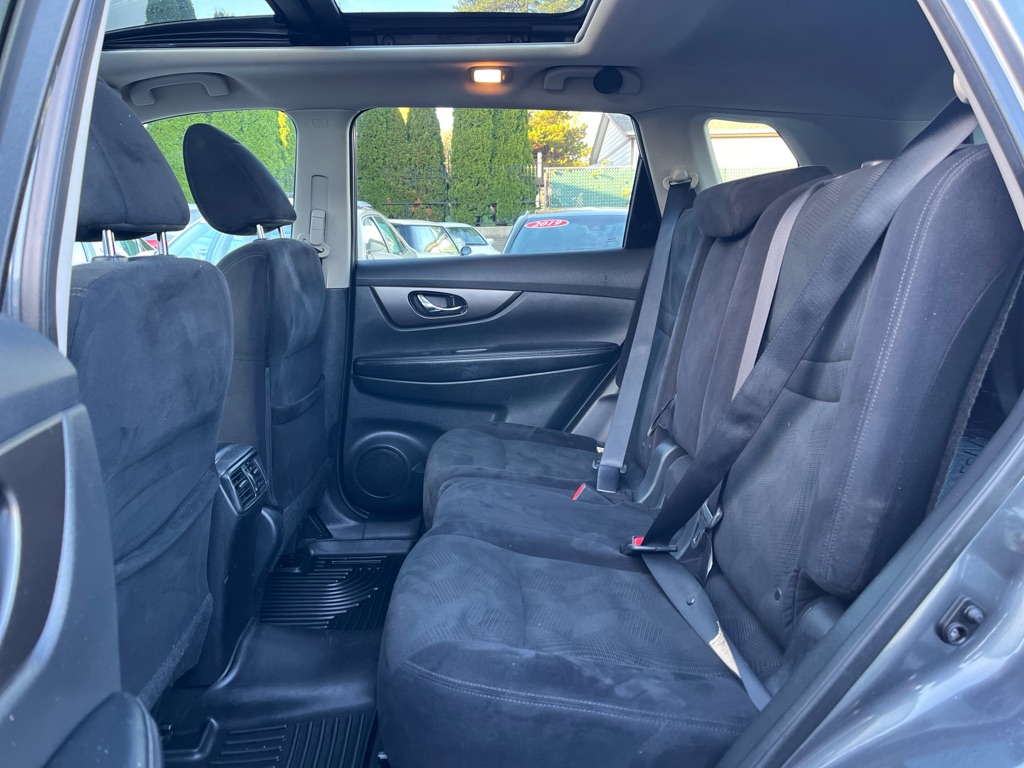Photo 10 of this NISSAN ROGUE