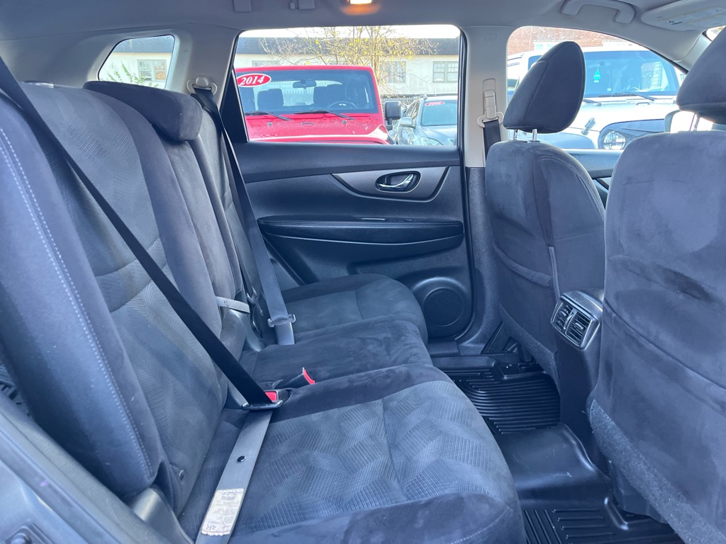 Photo 17 of this NISSAN ROGUE