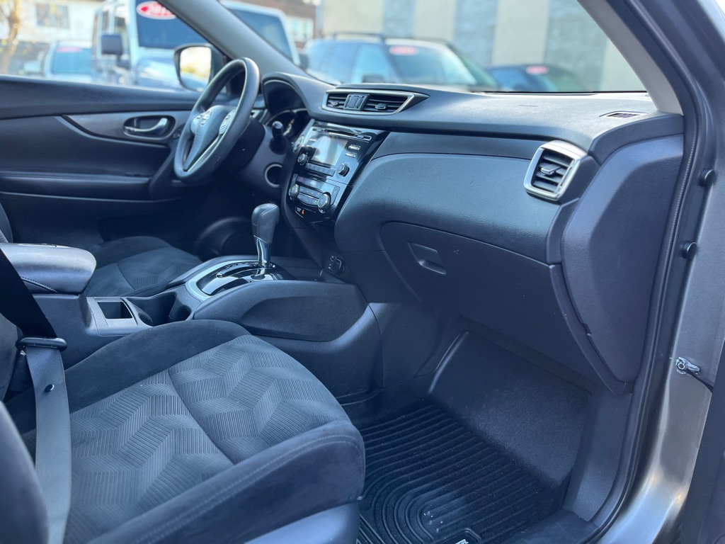 Photo 13 of this NISSAN ROGUE