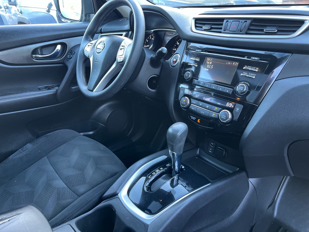 Photo 15 of this NISSAN ROGUE
