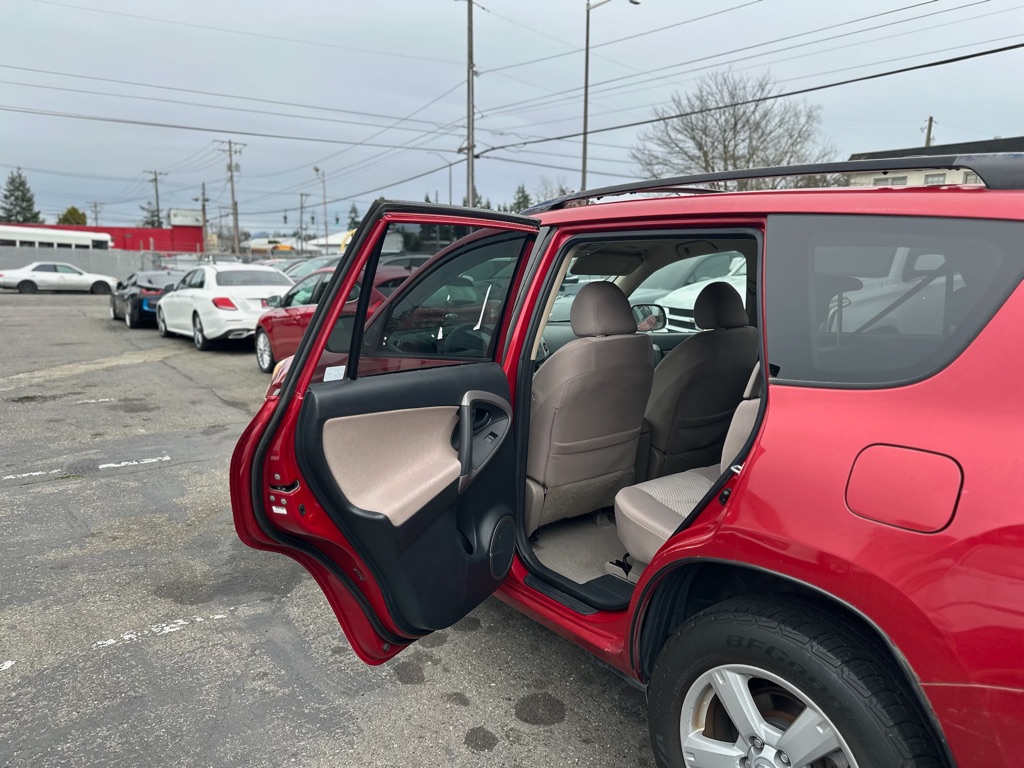 Photo 17 of this TOYOTA RAV4