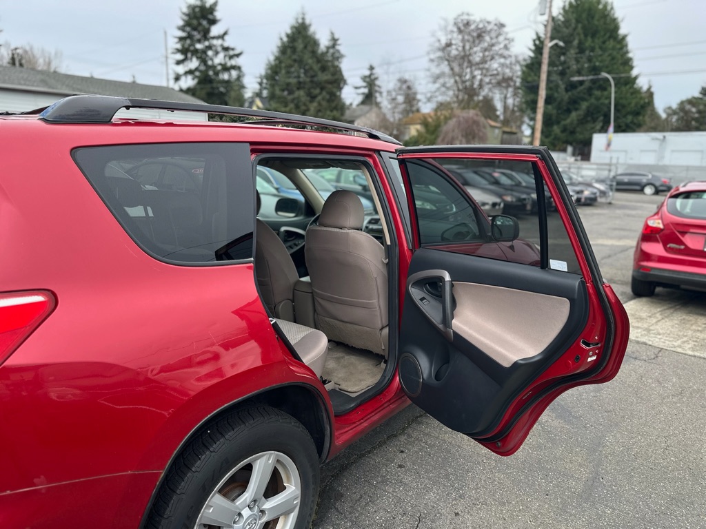 Photo 14 of this TOYOTA RAV4