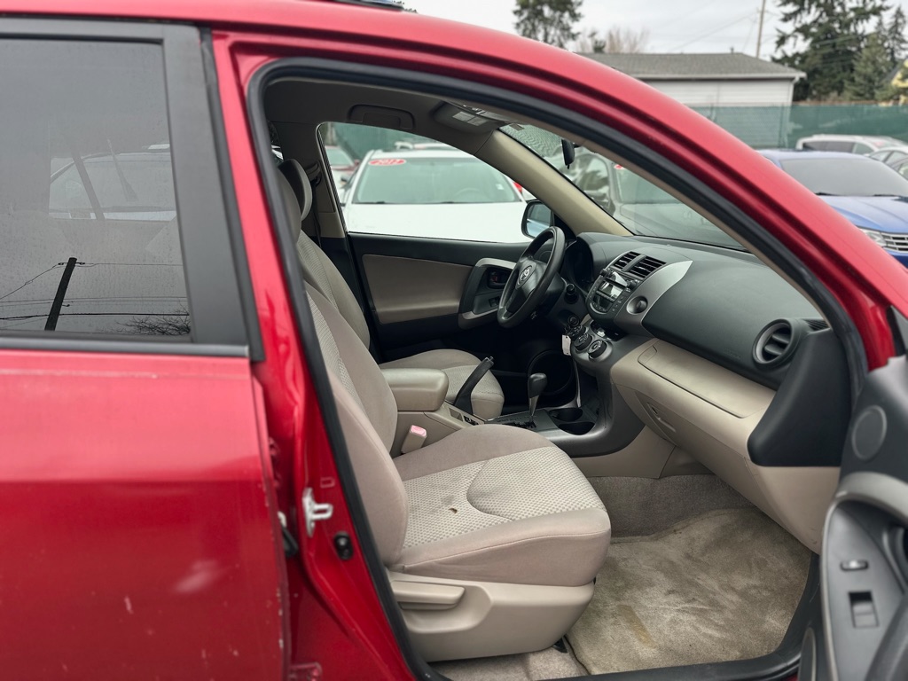 Photo 13 of this TOYOTA RAV4