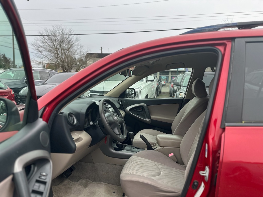 Photo 11 of this TOYOTA RAV4
