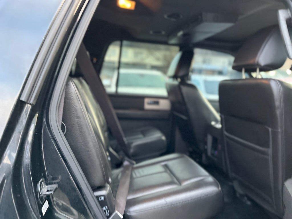 Photo 12 of this FORD EXPEDITION